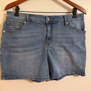 Maurices Light Blue Jean Shorts size 14